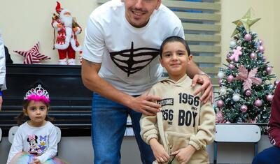 “Sabah”ın oyunçuları uşaq sığınacağına getdi -