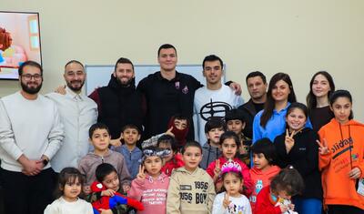 “Sabah”ın oyunçuları uşaq sığınacağına getdi -