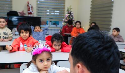 “Sabah”ın oyunçuları uşaq sığınacağına getdi -