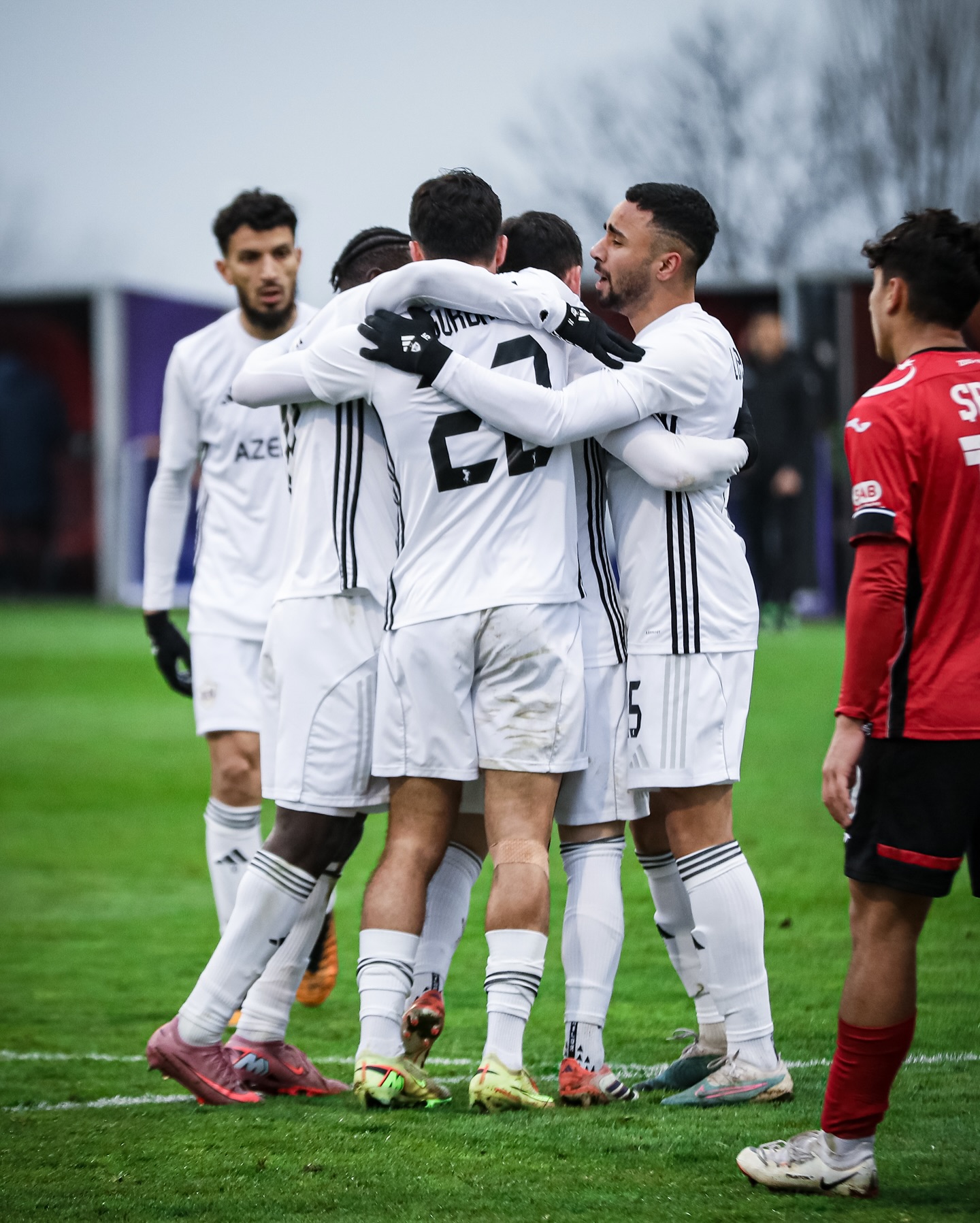 Qurban Qurbanov bu iki legioneri "Qarabağ"a nə vaxt qazandıracaq?