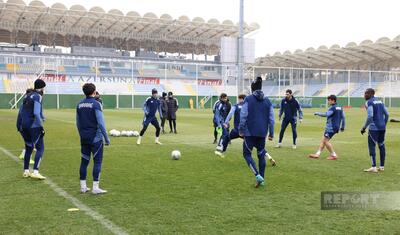 "Qarabağ" qapılarını 15 dəqiqə açıq saxladı -