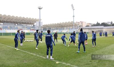 "Qarabağ" qapılarını 15 dəqiqə açıq saxladı -