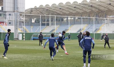 "Qarabağ" qapılarını 15 dəqiqə açıq saxladı -