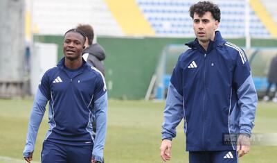 "Qarabağ" qapılarını 15 dəqiqə açıq saxladı -