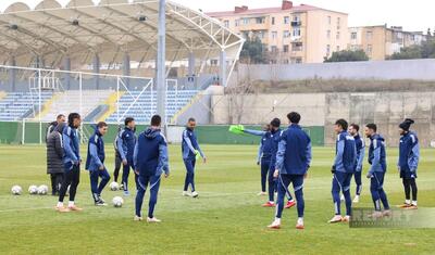 "Qarabağ" qapılarını 15 dəqiqə açıq saxladı -