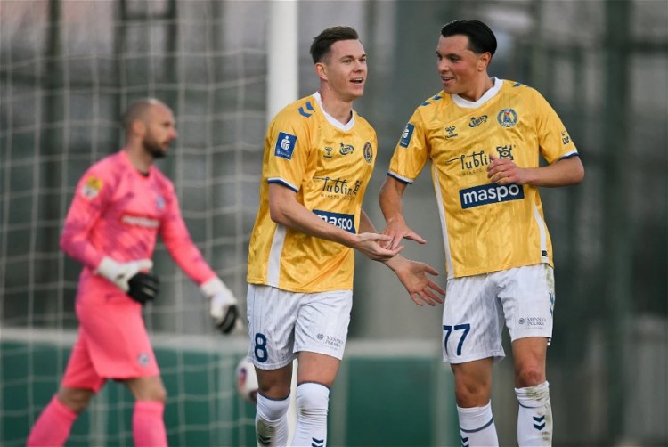 Millimizin hücumçusunu istəyən klublar var - Maaş problemə döndü