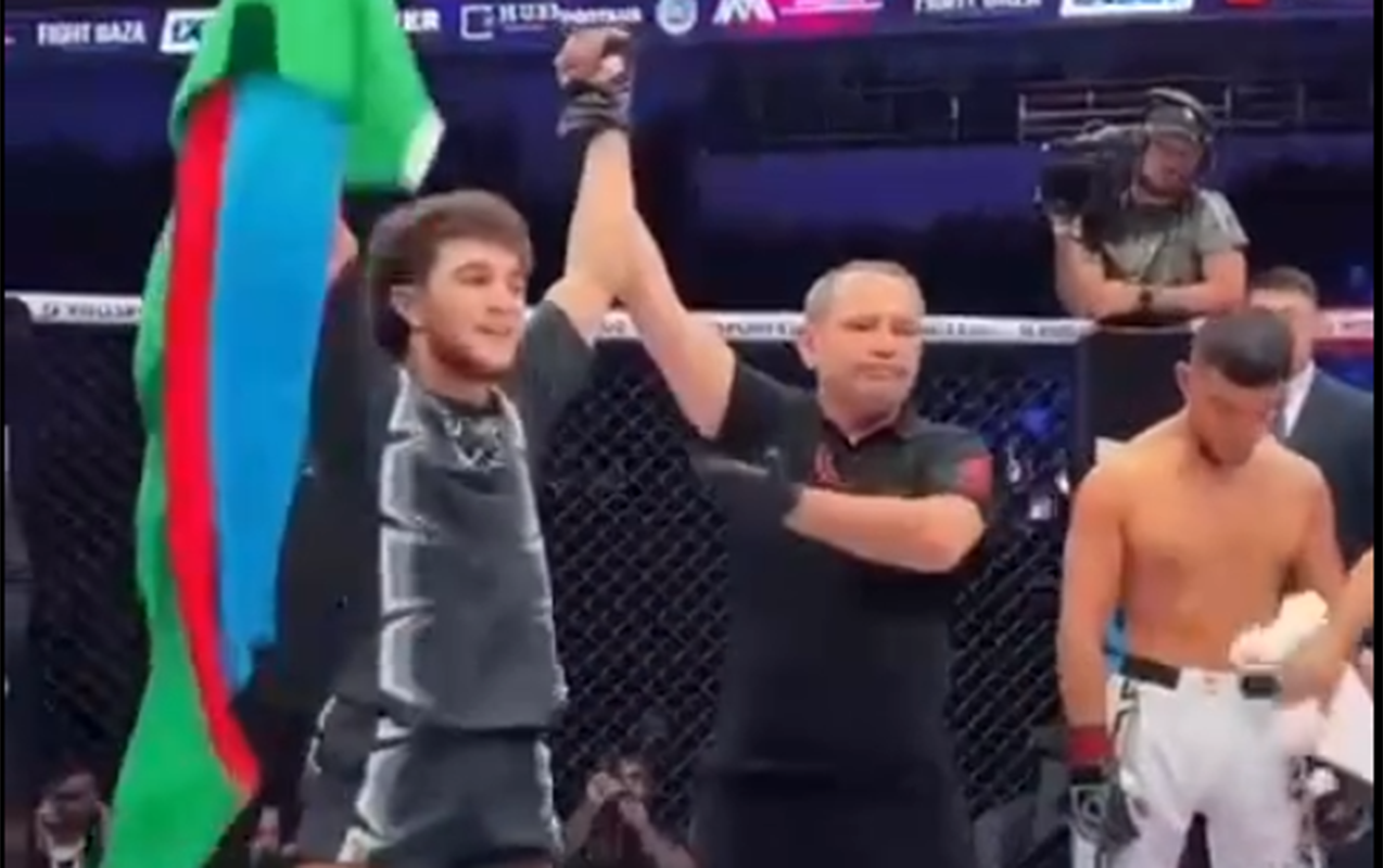 Azərbaycanlı Məhəmmədəli qışqıraraq onu diksindirəni “döydü” - VİDEO