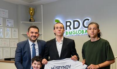 18 yaşlı hücumçunun Premyer Liqaya yolu açıldı -