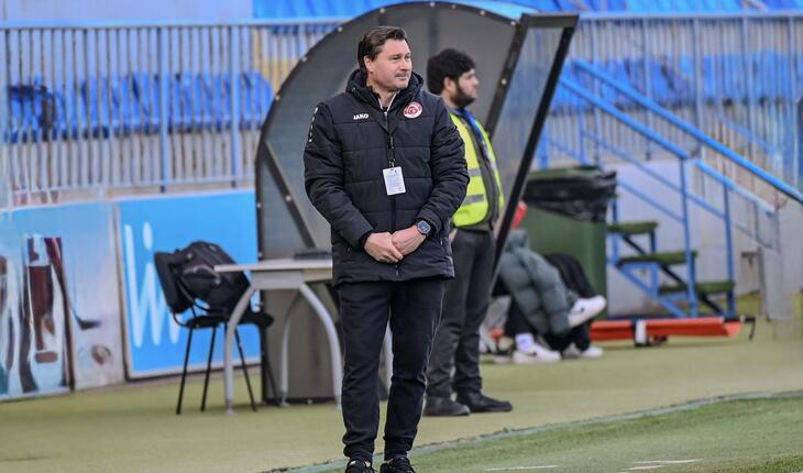 “Araz” rəhbərliyi yeni baş məşqçinin başına “oyun” açdı, işinə qarışdılar!