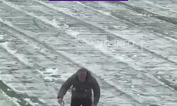 Qurban Qurbanov Şamaxıda meydanı qardan təmizlədi - ÖZƏL VİDEO