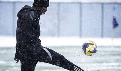 Güclü qar yağdı, “Şamaxı” - “Qarabağ” oyununun saatı dəyişdirildi -
