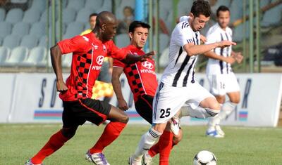 “Neftçi”nin tanınmış yerlisi onlardan 10 min aldı, 300 manata razılaşdı