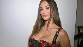 Tanınmış futbol ulduzunun 15 ildir birlikdə olduğu gözəli tanıyın... FOTOLAR