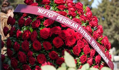 "Neftçi"nin kollektivi Anatoli Banişevskini məzarı başında yad etdi -