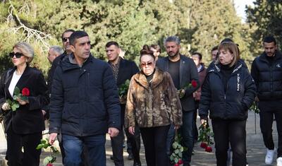 "Neftçi"nin kollektivi Anatoli Banişevskini məzarı başında yad etdi -