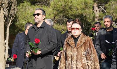 "Neftçi"nin kollektivi Anatoli Banişevskini məzarı başında yad etdi -