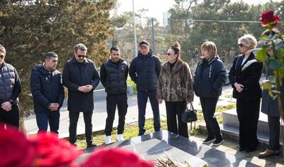 "Neftçi"nin kollektivi Anatoli Banişevskini məzarı başında yad etdi -