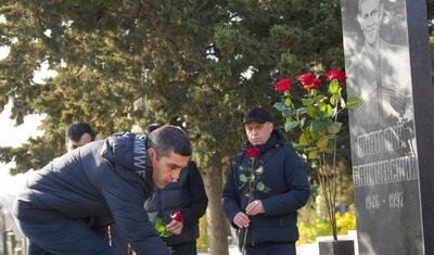 "Neftçi"nin kollektivi Anatoli Banişevskini məzarı başında yad etdi -