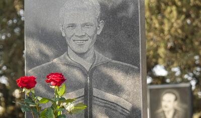 "Neftçi"nin kollektivi Anatoli Banişevskini məzarı başında yad etdi -