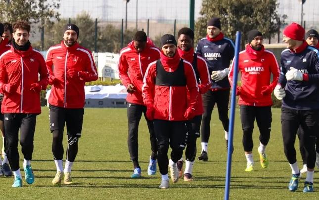 Kapitan yenidən "Araz-Naxçıvan"ın düşərgəsinə qayıtdı - FOTO