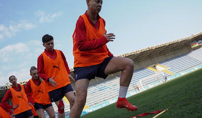 Qadınlardan ibarət millidə bir neçə problem var -