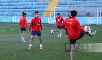 Qadınlardan ibarət millidə bir neçə problem var -