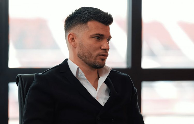 “Allah bizi belə oyunçulardan qorusun, o, yenidən klub axtaracaq