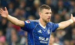 39 yaşlı hücumçuya yeni müqavilə təklif etməyə hazırlaşır