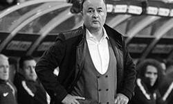 Adı Azərbaycan millisi ilə hallanan baş məşqçi hava limanında ürək tutmasından öldü