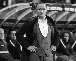 Adı Azərbaycan millisi ilə hallanan baş məşqçi hava limanında ürək tutmasından öldü