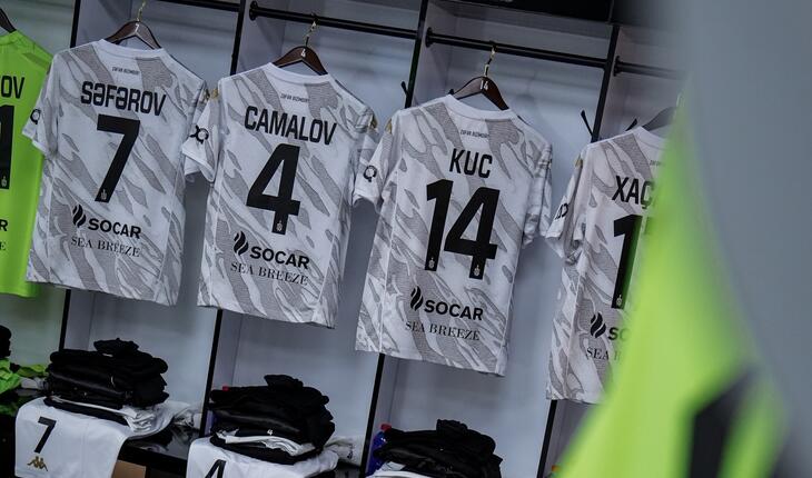 “Neftçi”nin paltardəyişmə otağında halı pisləşdi, sonra... FOTO