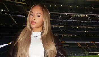 Sevgilisi ona xəyanət edib? - FOTO