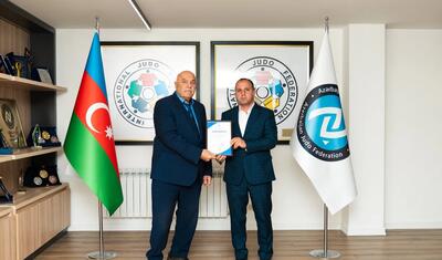 Azərbaycanda daha 25 kluba lisenziya təqdim edildi -