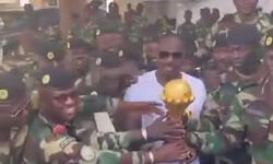 Titul əllərindən alındı, bəs kubok indi hərbi bazadadır? - Söz-söhbətlərə yol açan VİDEO