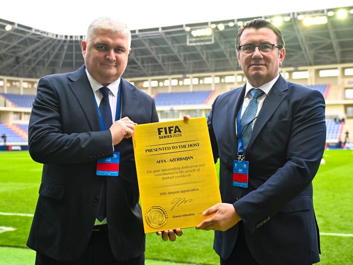 FIFA-dan AFFA-ya xatirə hədiyyəsi - FOTO