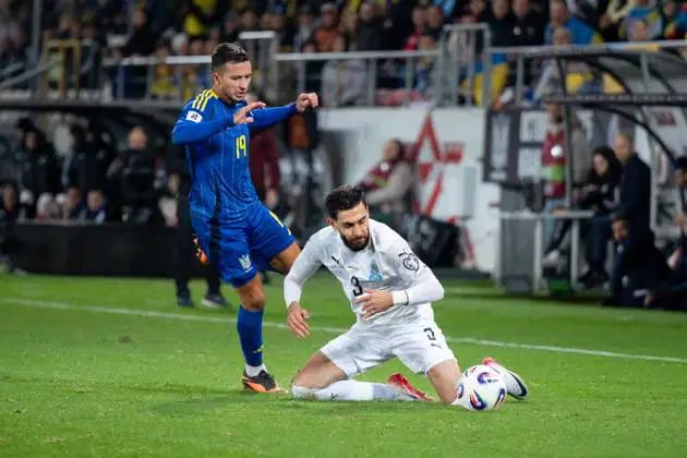 Azərbaycanlı oyunçu "Mançester Siti"nin ulduzu ilə... FOTO