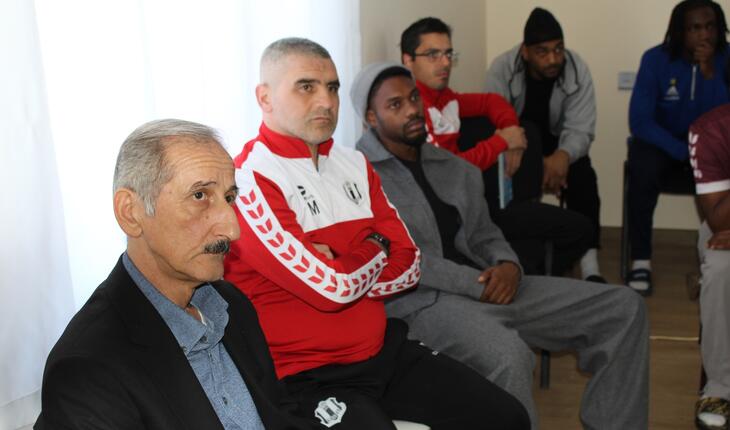 Növbəti QALMAQAL! “Səni səhv eləyib, baş məşqçi gətiriblər, çıx get buradan”