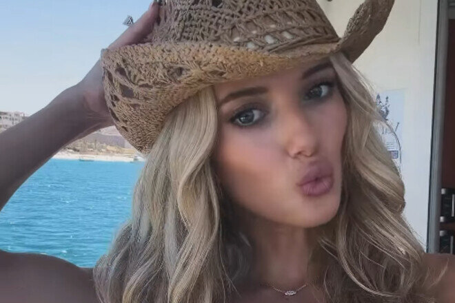 Cazibədar qadın idmançı qaynar FOTOLAR paylaşdı