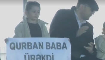 Stadiona özüylə gətirdi: “Qurban baba ürəkdi” - VİDEO
