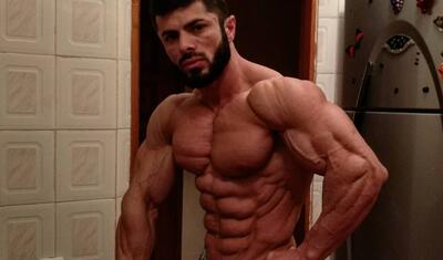 Tanınmış azərbaycanlı məşqçinin oriental rəqqasə ilə görüntüsü gündəm oldu - VİDEO