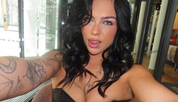 Yeni sevgili tapdı: Özündən 14 yaş kiçikdir - FOTOLAR