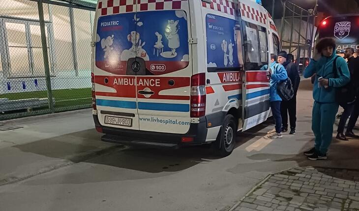 Bombardir "Qarabağ"la oyundan sonra birbaşa xəstəxanaya aparıldı - FOTO
