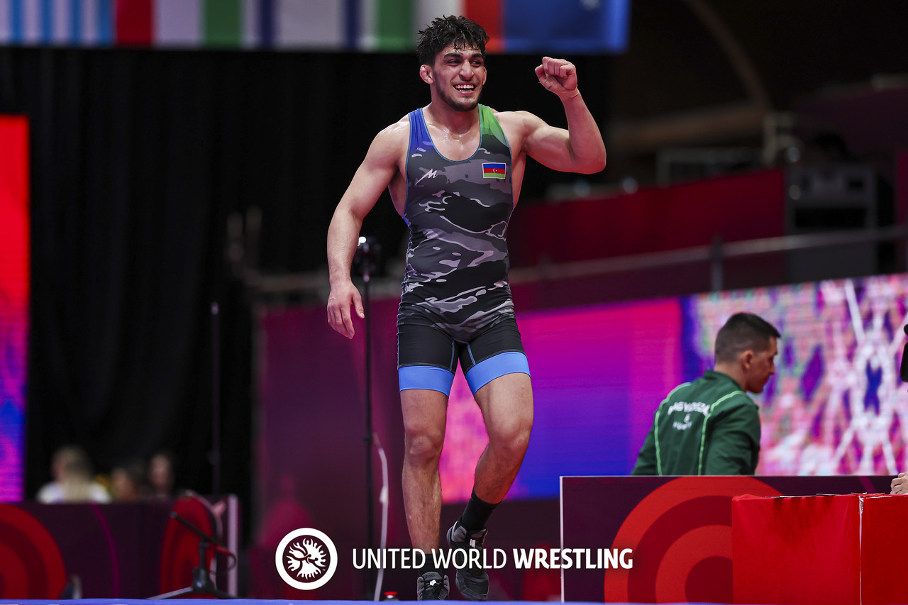 Qurban Qurbanov çempionluqdan sonra: “Aramızda xoş bir rəqabət var” - VİDEO