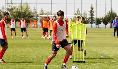 Yeni yaradılan komandanın baş məşqçisi nə iş görür? -