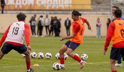 Yeni yaradılan komandanın baş məşqçisi nə iş görür? -