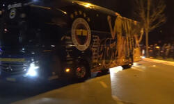 Derbidəki məğlubiyyətdən sonra avtobusu da daşladılar - VİDEO