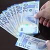 Klublar iki aydan sonra bir yardım paketini aldı, biri qaldı