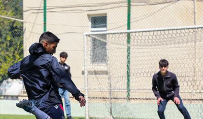 “Sabah”ın futbolçuları qəsəbə sakinlərinin düzəltdiyi meydançaya getdi -
