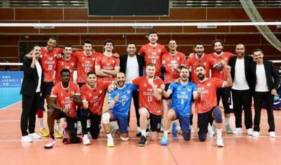 Çempion baş məşqçi və bir neçə oyunçu ilə müqaviləni uzatdı