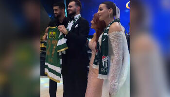 “Qarabağ”dan ayrıldı, toyda bəylə gəlinə, görün, nə hədiyyə etdi! - VİDEO